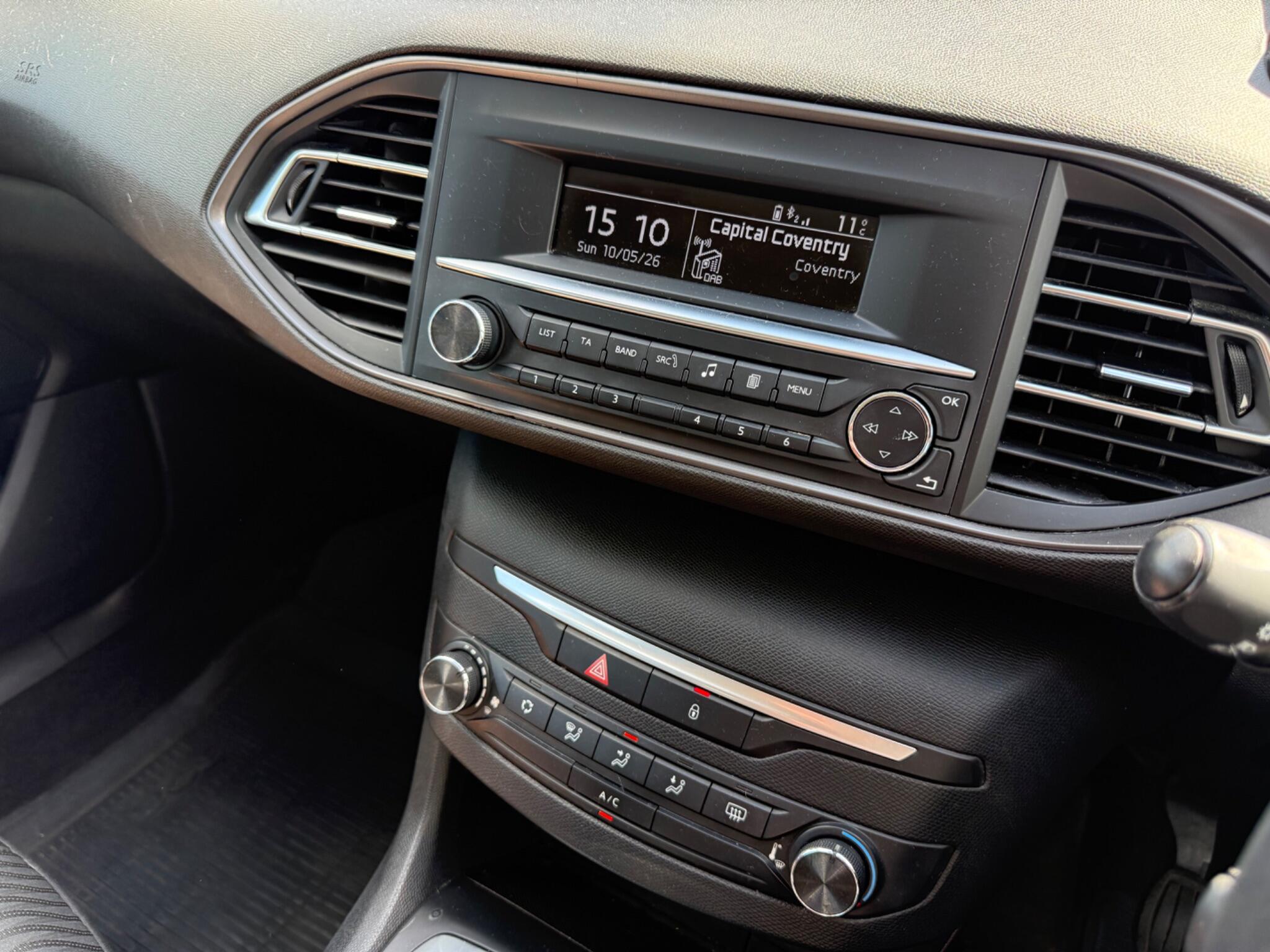 Peugeot 308 1.2 PureTech Access Euro 6 (s/s) 5dr — photo 86 of 100